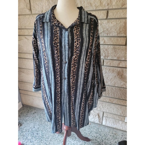 A Personal Touch Tops - Vintage A Personal Touch 5X Animal Print Striped Button Down Tunic Top